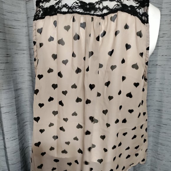 Annabelle - Sleeveless Maternity Button Down - Picture 5 of 8